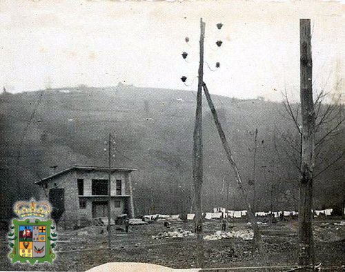 Vista de los inicios de la construcción del Colegio Público Río Sella, foto cedida por Florentino Cardín