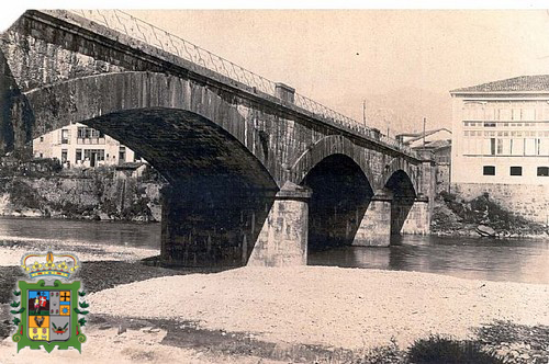 Vista del puente de Arriondas